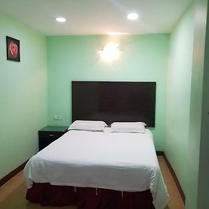 Budget King Room